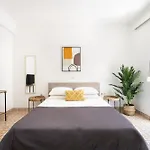 Massive 4br Retro - 3 Min Walk To Apartment Kos Town