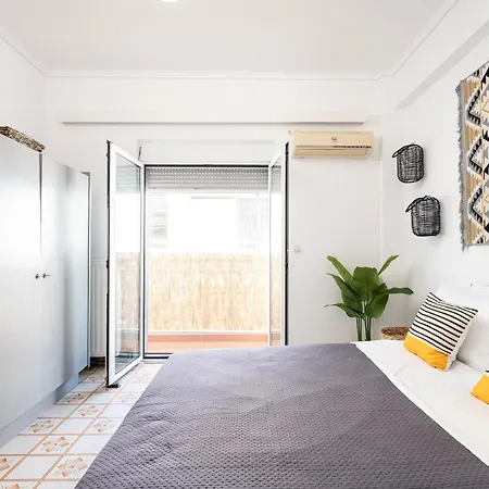Apartment Massive 4br Retro - 3 Min Walk To *