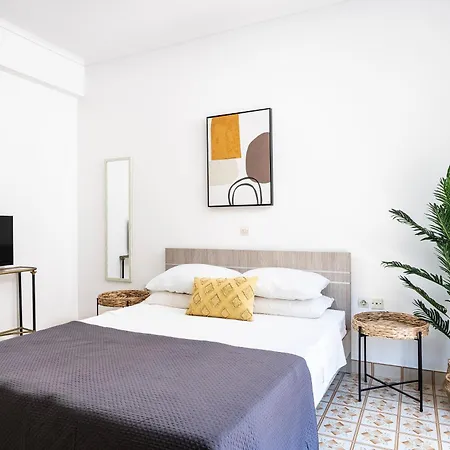 Massive 4br Retro - 3 Min Walk To Apartment Kos Town
