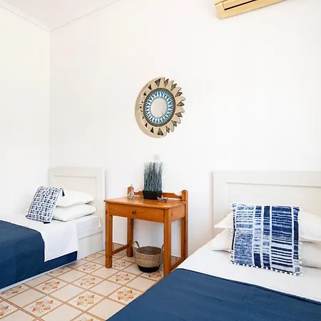 Apartment Massive 4br Retro - 3 Min Walk To Kos Town