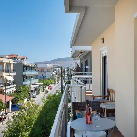 Massive 4br Retro - 3 Min Walk To Apartment