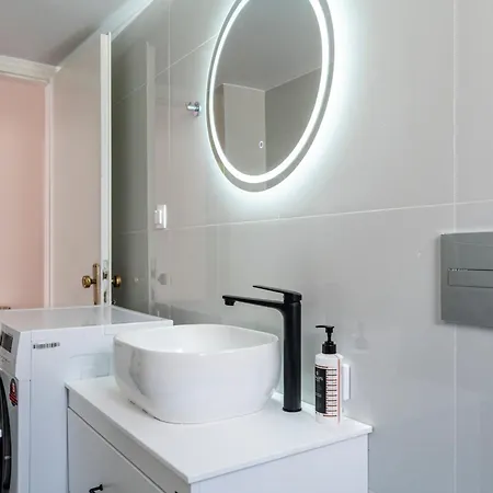 Massive 4br Retro - 3 Min Walk To Kos