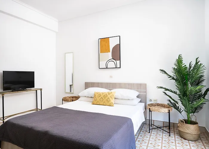 Massive 4br Retro - 3 Min Walk To Apartamento Cós