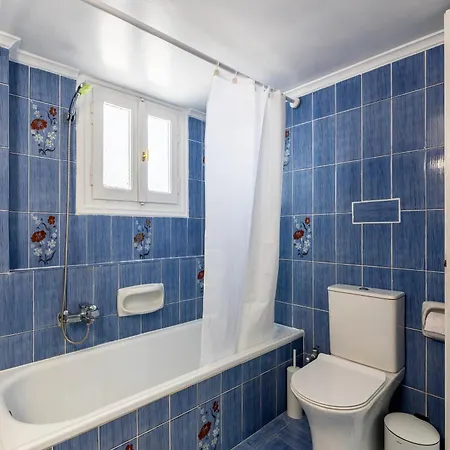 Lägenhet Massive 4br Retro - 3 Min Walk To *