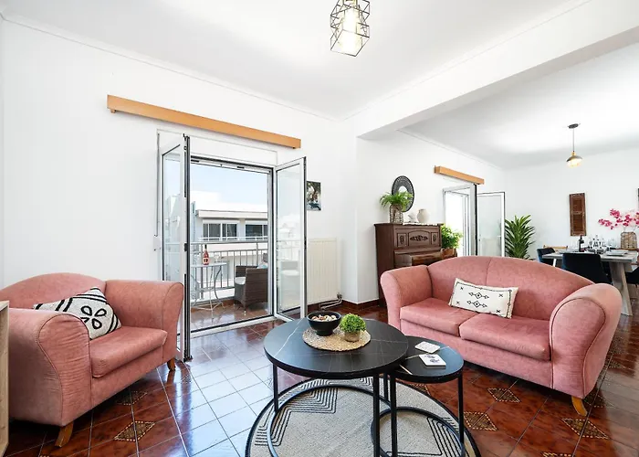 Massive 4br Retro - 3 Min Walk To Appartement