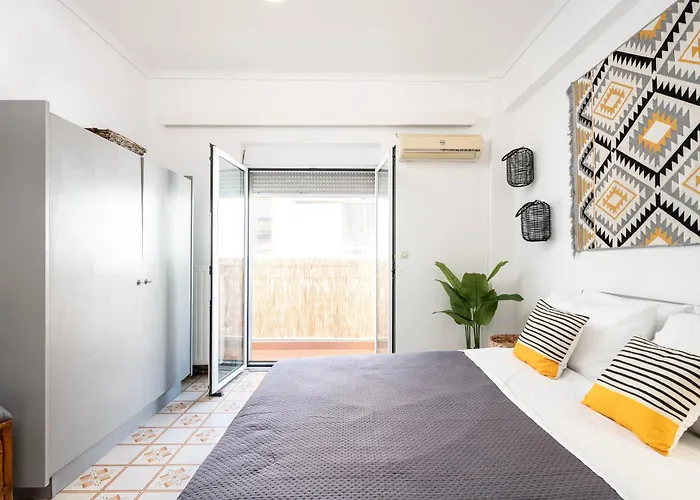 Appartement Massive 4br Retro - 3 Min Walk To *