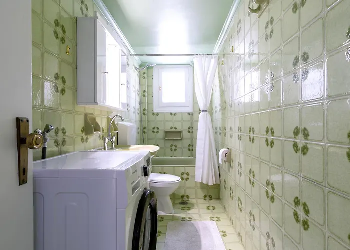 Massive 4br Retro - 3 Min Walk To Appartement Kos